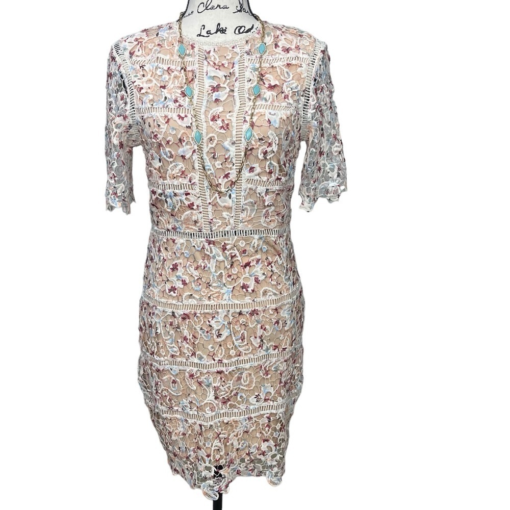 Fab’rik Lace Crochet Overlay Floral Zip Back Mini Dress Size M White Tan Red - Picture 3 of 13